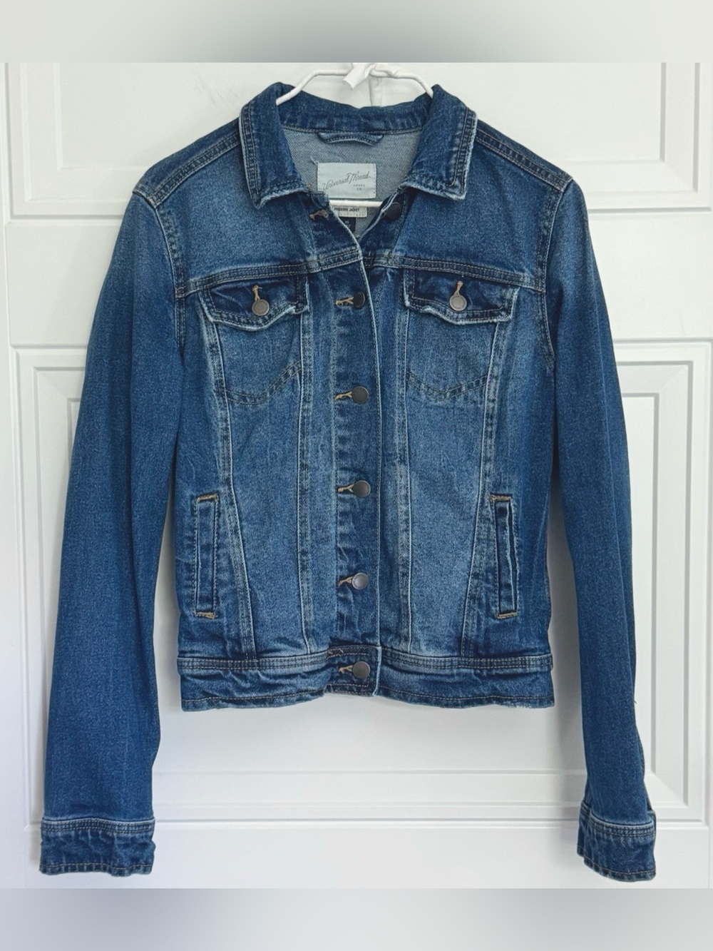 Universal Thread Women’s Freeborn Denim Jacket Medium Wash Blue, XS